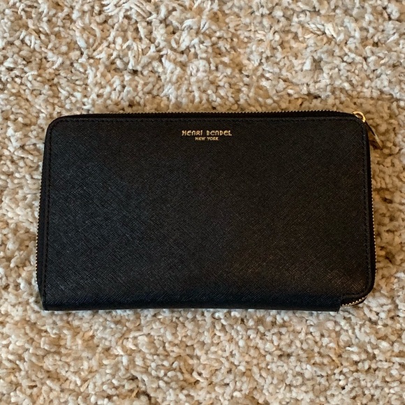 henri bendel Handbags - Henri Bendel West 57th XL Zip Around Continental